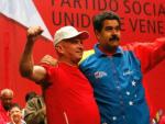 Imagen de archivo de Hugo Carvajal, jefe de la inteligencia venezolana, junto a Nicol&aacute;s Maduro en Venezuela.