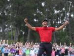 Tiger Woods, euf&oacute;rico tras ganar su 15&ordm; Masters de Augusta.