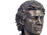'Mi Ayrton', el busto creado por la sobrina de Senna como regalo al Papa Francisco.