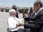 El expresidente valenciano Francisco Camps con el expresidente de la F1 Bernie Ecclestone.