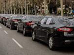 Veh&iacute;culos VTC aparcados en Barcelona