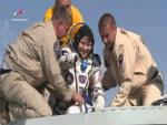 La astronauta estadounidense Anne McClain abandona la nave Soyuz MS-11 tras regresar de la Estaci&oacute;n Espacial Internacional.