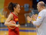 Charla entre Laia Palau y Lucas Mondelo en una concentraci&oacute;n de la selecci&oacute;n espa&ntilde;ola femenina de baloncesto.