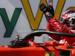 Charles Leclerc celebra su pole del GP de Austria.