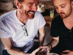 Bryan Cranston y Aaron Paul revelan el secreto de sus fotos&hellip; y no tiene nada que ver con 'Breaking Bad'