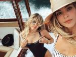Kaitlynn Carter y Miley Cyrus, en unas vacaciones en el Lago Como de Italia.