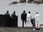 La Guardia Civil localiza en la playa del Tarajal de Ceuta el cad&aacute;ver de un subsahariano.
