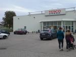 Imagen de un supermercado de la cadena brit&aacute;nica Tesco en Polonia.
