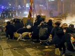 Una escena de los graves disturbios del pasado viernes en Barcelona.