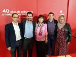 Cristina Narbona (centro) junto a los socialistas David Serrada, Luis Tudanca, Fernando Pablos y Elena Diego, de izquierda a derecha, en Salamanca