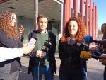 Jaume Asens y Aina Vidal (comuns) en declaraciones a los medios.