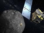 Recreaci&oacute;n digital de la sonda japonesa Hayabusa2 y el asteroide Ryugu .