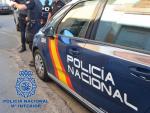 Veh&iacute;culo de Polic&iacute;a Nacional, agentes (ARCHIVO)