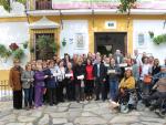El alcalde de Estepona en el acto de entrega m&aacute;s de 120.000 euros en ayudas a colectivos sociales del municipio