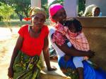 Imagen de mujeres en las escuelas contru&iacute;das en Mozambique