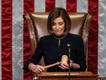 La presidenta de la C&aacute;mara de Representantes de EE UU, la dem&oacute;crata Nancy Pelosi, durante la votaci&oacute;n sobre el 'impeachment' contra Donald Trump.