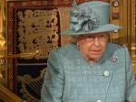 La reina Isabel II, durante la sesi&oacute;n de apertura del Parlamento brit&aacute;nico, en Londres.