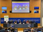 Los miembros de Vox en la rueda de prensa en el Parlamento Europeo.