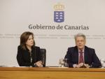 La consejera de Sanidad del Gobierno de Canarias, Teresa Cruz y el portavoz del Gobierno, Julio P&eacute;rez, anuncian en rueda de prensa medidas de choque contra el coronavirus