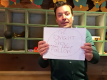 Jimmy Fallon presenta 'The Tonight Show Starring Jimmy Fallon' desde su casa.