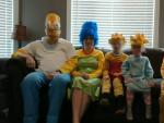 La familia de Joel A. Sutherland recreando la cabecera de 'Los Simpson'.