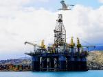 Plataforma petrol&iacute;fera Ocean Confidence atracada en Almer&iacute;a
