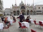Imagen de la terraza de la ic&oacute;nica cafeter&iacute;a Caffe Quadri, ubicada en la plaza de San Marcos de Venecia.