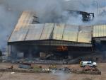 Confinan a la poblaci&oacute;n afectada por incendio de una nave en El Hierro
