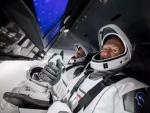 Los astronautas Bob Behnken y Doug Hurley en la nave Dragon Endeavour de SpaceX.