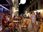 Las calles de Sitges, este fin de semana despu&eacute;s de que Sanidad anunciase nuevas restricciones contra el ocio nocturno y el tabaco.