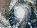 Imagen de sat&eacute;lite que muestra al hurac&aacute;n Laura tocar tierra en Texas (EE UU)