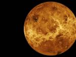 Un grupo de científicos ha detectado fosfina en las nubes altas de Venus, un posible indicio de que hay vida en este planeta. En el estudio publicado este lunes en la revista Nature Astronomy han participado investigadores de cuatro universidades anglo-americanas (Universidad de Cardiff, la de Manchester, la de Cambridge y el Instituto Tecnológico de Massachusetts).