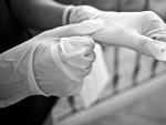 No necesariamente, ya que hay que preocuparse de limpiar y desinfectar los guantes cada vez que se usan en la limpieza. Tambi&eacute;n es aconsejable cambiarlos regularmente.