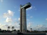 El alcalde de Valencia, Joan Rib&oacute;, ha propuesto este lunes un encuentro al Ministerio de Fomento para dar soluci&oacute;n a la rotonda de la Torre Miramar.