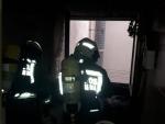 Bomberos sofocan un incendio en una vivienda de Santo&ntilde;a