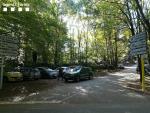 Decenas de coches aparcados en un bosque del Parque Natural del Montseny, que seg&uacute;n el Consorcio Forestal de Catalunya ha sufrido una sobredimensionada afluencia de visitantes durante los &uacute;ltimos d&iacute;as de restricciones por el Covid-19.