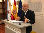 El delegado del Gobierno, Javier Losada, interviene ante la prensa en Santiago de Compostela