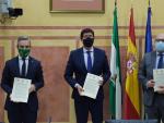 Firma del acuerdo presupuestario entre el PP-A, Cs y Vox en Andaluc&iacute;a.