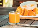 Es un complemento perfecto a un desayuno equilibrado, ya que contiene vitamina C, muy beneficiosa para el organismo. Evidentemente comer la naranja sin hacer zumo tambi&eacute;n es buena idea.
