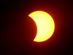 Fase inicial del eclipse parcial solar captado en la ciudad brasile&ntilde;a de Sao Paulo.