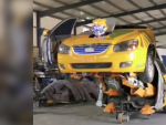 Un modelador chino ha convertido coches en 'Transformers de verdad'.