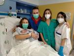 Chiara Luna, el primer beb&eacute; andaluz de 2021, nace en el Materno Infantil de M&aacute;laga a las 00,00 horas.