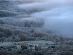 Vista del municipio orensano de Calvos de Rand&iacute;n, en pleno temporal Filomena, que podr&iacute;a traer fuertes nevadas.