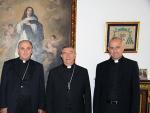 El arzobispo de M&eacute;rida-Badajoz, el obispo de Plasencia y el administrador diocesano de Coria-C&aacute;ceres, en una foto de archivo