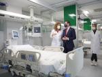 El presidente de la Junta de Andaluc&iacute;a, Juanma Moreno, en la inauguraci&oacute;n del nuevo Hospital de Emergencias Covid-19 instalado en el antiguo Hospital Militar de Sevilla.