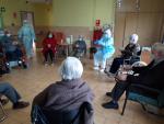 Actividad en grupo en una residencia de ancianos de Solsona (Lleida).