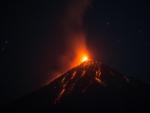 Vista del Volc&aacute;n de Fuego desde Alotenango (Guatemala), uno de los dos volcanes que permanecen en erupci&oacute;n en el pa&iacute;s centroamericano.