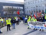 Sindicatos exigen frente al Hospital Donostia la vacunaci&oacute;n del personal de transporte sanitario subcontratado