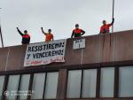 Archivo - Cuatro trabajadores de la EBHI al inicio de una huelga de hambre en 2020