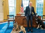 Biden con sus perros